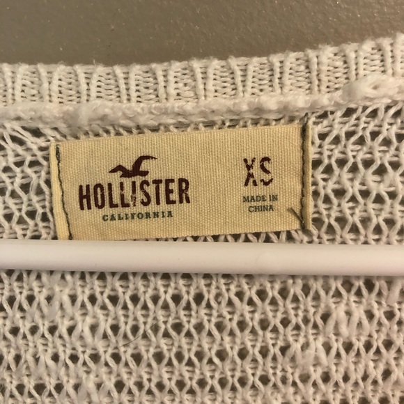 EUC Hollister sweater - Picture 3 of 4